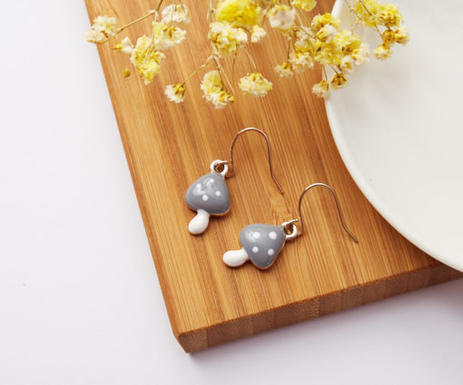 Alternative view of 可愛蘑菇耳環♥黑2對
